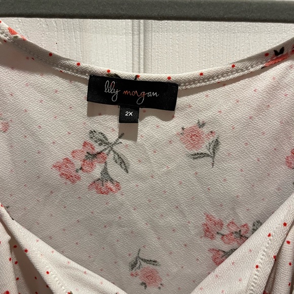 ***Sale Any 4 tops for $15**** Lilly Morgan Top. Ladies Size 2X. -K8 - Picture 2 of 3